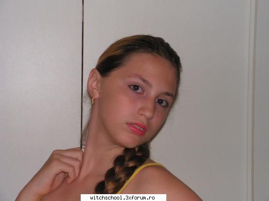 in aceasta sectiune vorbim de frumusete iar in acest topic depre make-up !!!!!!! incepeti discutiile